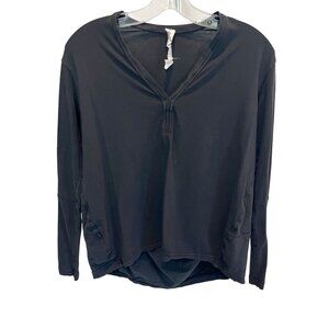 Lululemon Women's Back in Action Black V-Neck Long Sleeve Shirt - Size 0